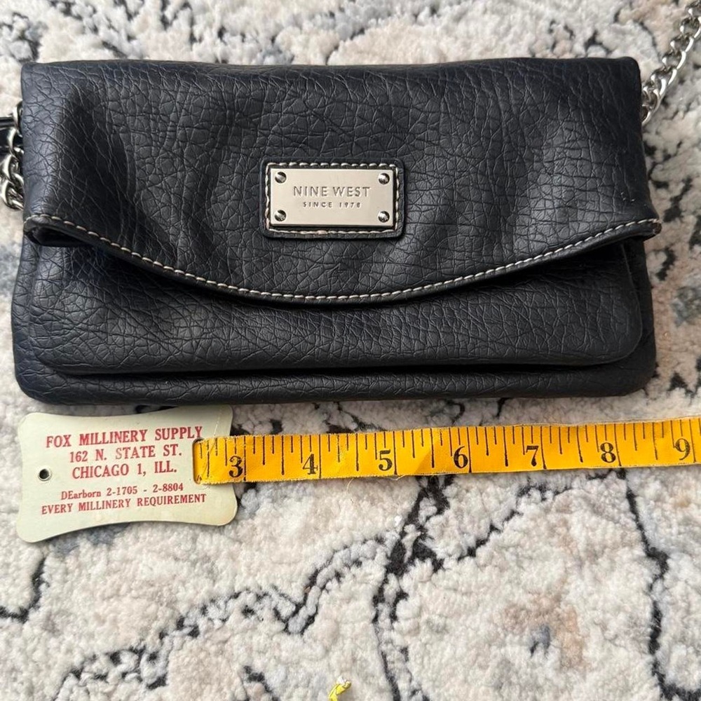 Black leather Nine West chain strap crossbody removable